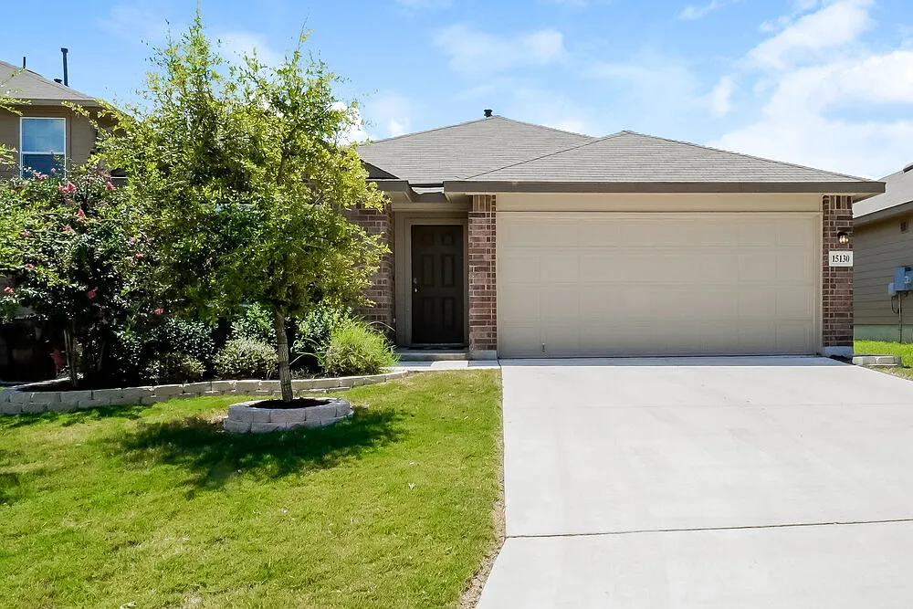 4 bed, 2.0 bath, 1703 sqft, $1,965 — Photo 1
