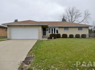 2303 W Overhill Rd, Peoria, IL 61615