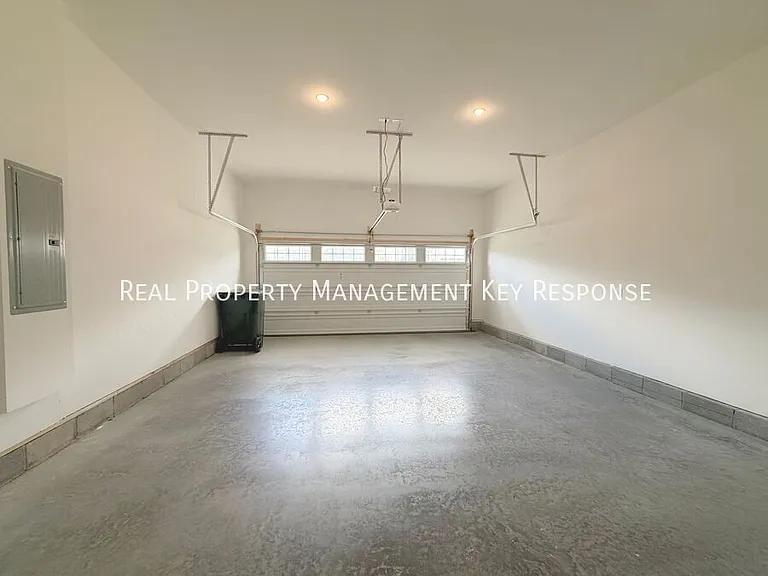 105 Cryer Dr — Photo 24