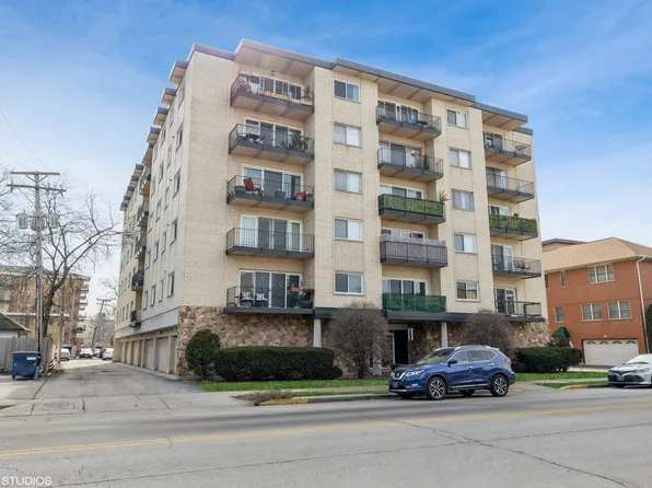 7314 Randolph St APT 4H, Forest Park, IL 60130