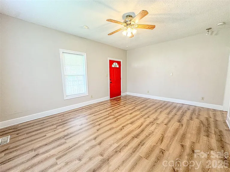 818 Grier St — Photo 4