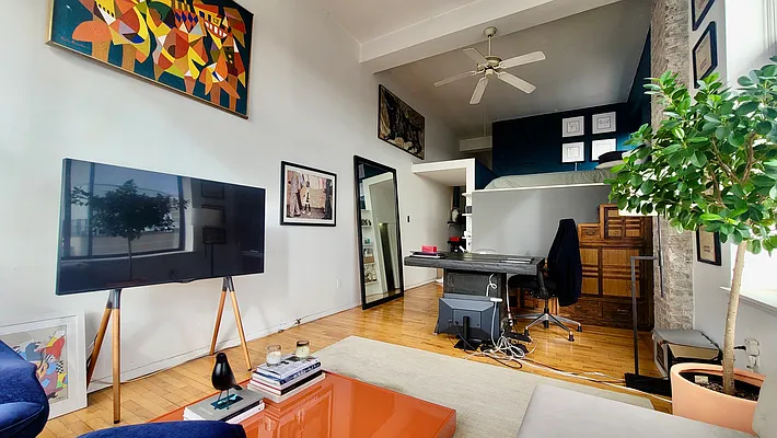 Rented by Julien Aractingi, LREB | media 16