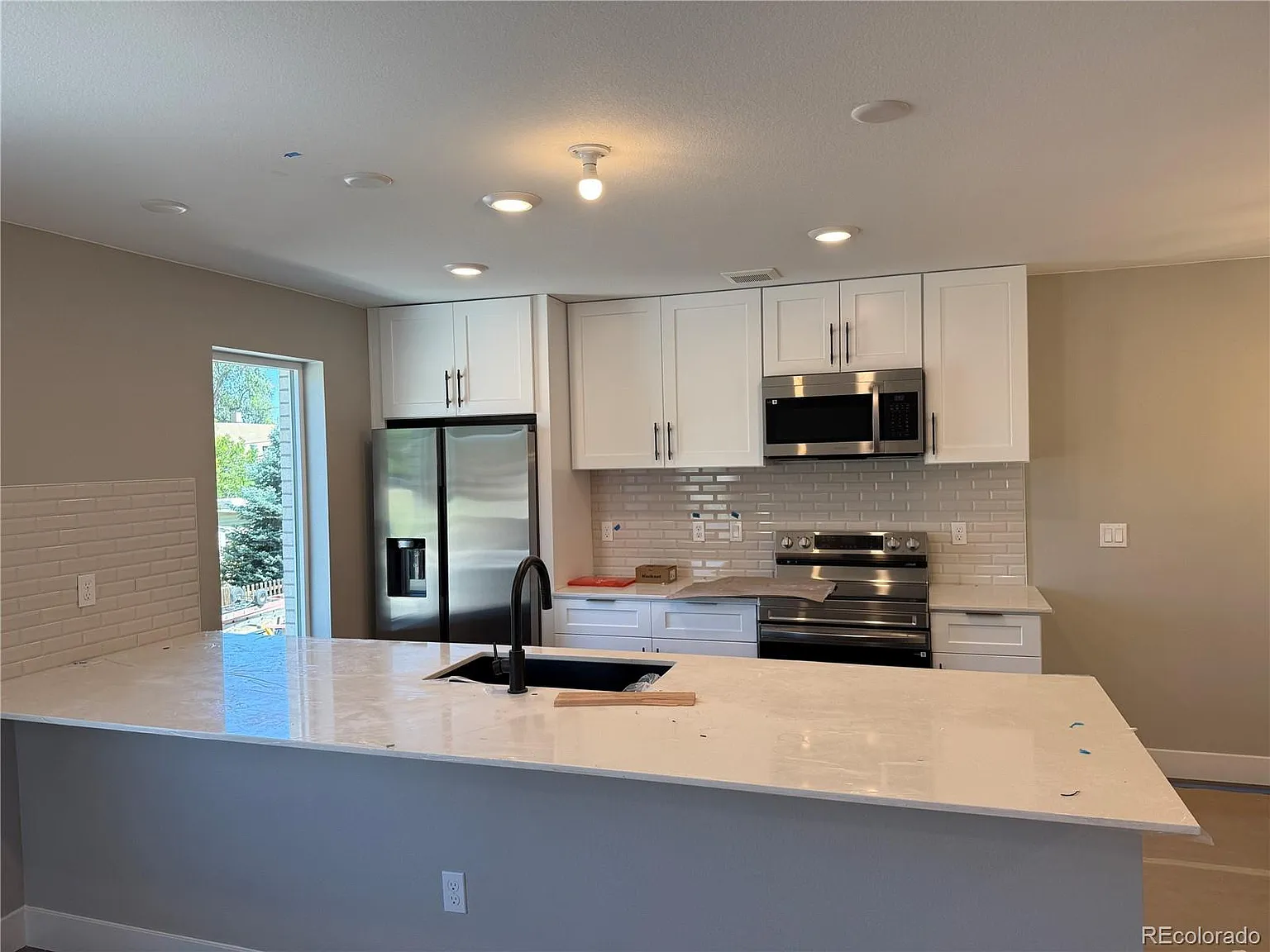 2 bed, 2.5 bath, 1667 sqft, $2,995 — Photo 4