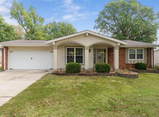 352 Turfwood Dr, Ballwin, MO