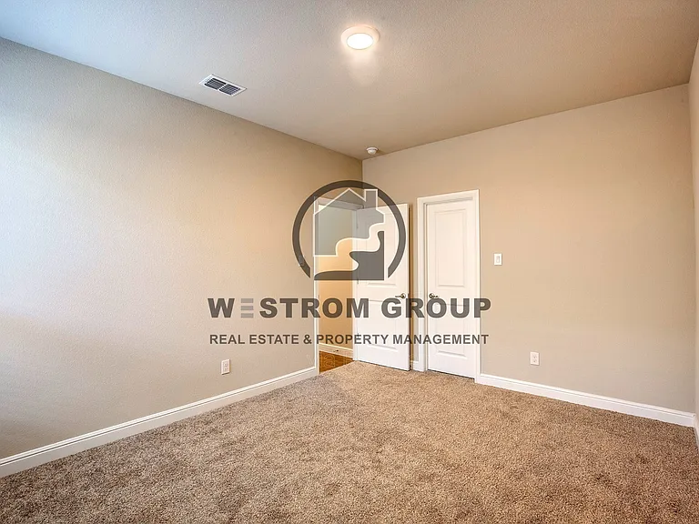820 Greenford Mnr — Photo 43