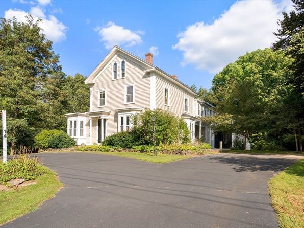 14 Maple St, Sturbridge, MA 01566