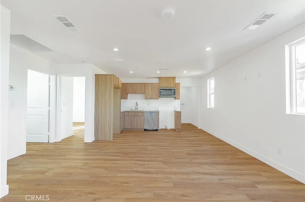 2 bed, 800 sqft, $2,595 — Photo 4