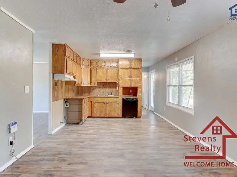 2316 NW 28th St — Photo 12