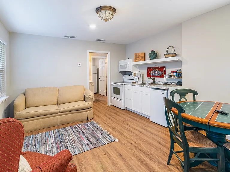 624 Hillcrest Frst — Photo 32