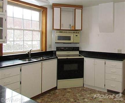 Spacious kitchen