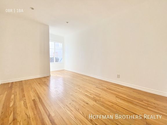 5th image of 2201 Oak St Unit B