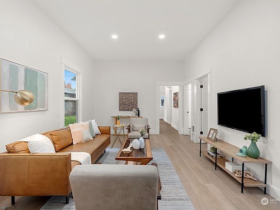 5th image of 4840 Yakima Avenue