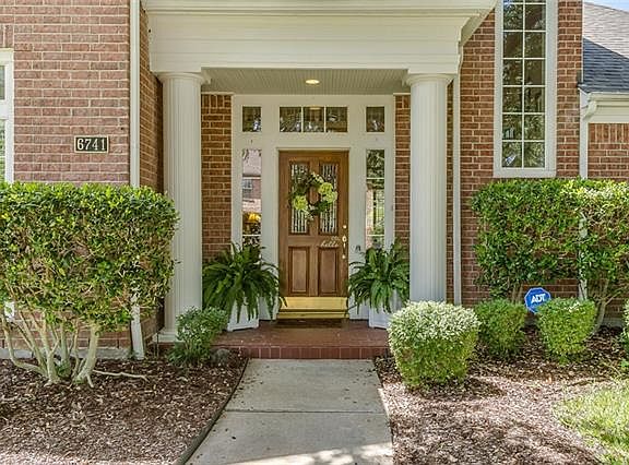 3rd image of 6741 Savannah Ln