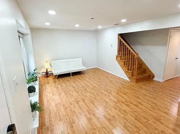 140 Downing St, Lakewood, NJ 08701