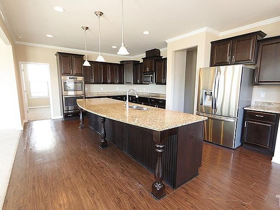 4th image of 908 Beech Glen Dr