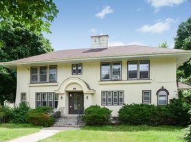 116 Lexington Pkwy N, 1