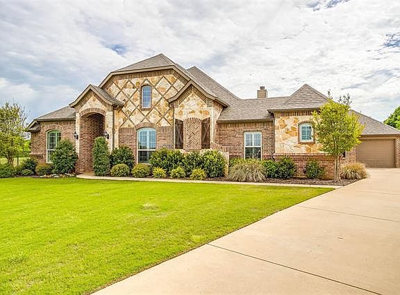 2nd image of 8200 Preserve Oaks Dr