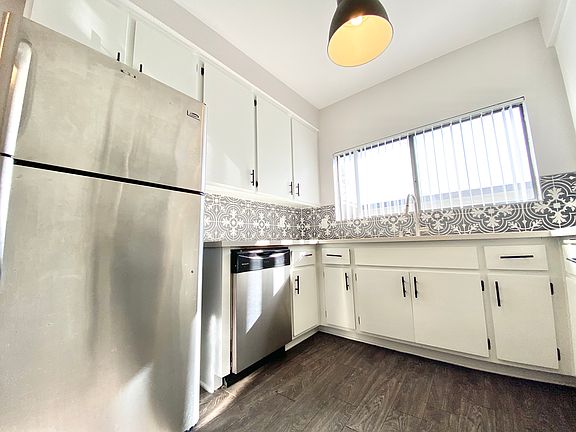 2nd image of 625 N Kenwood St APT 110