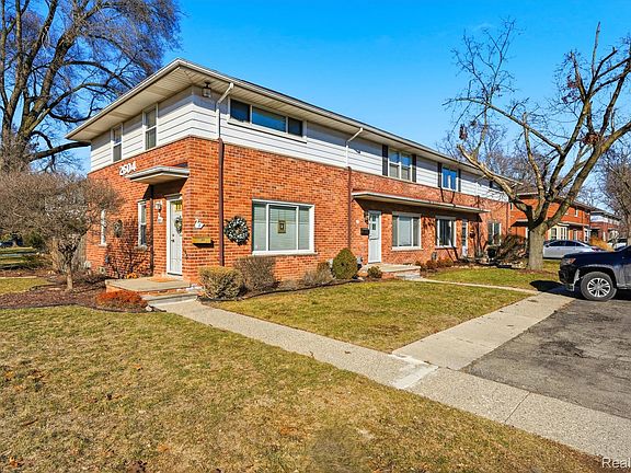 3rd image of 2604 Rochester Rd Unit 3