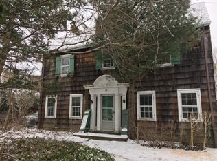 42 Arrandale Ave, Great Neck, NY 11024