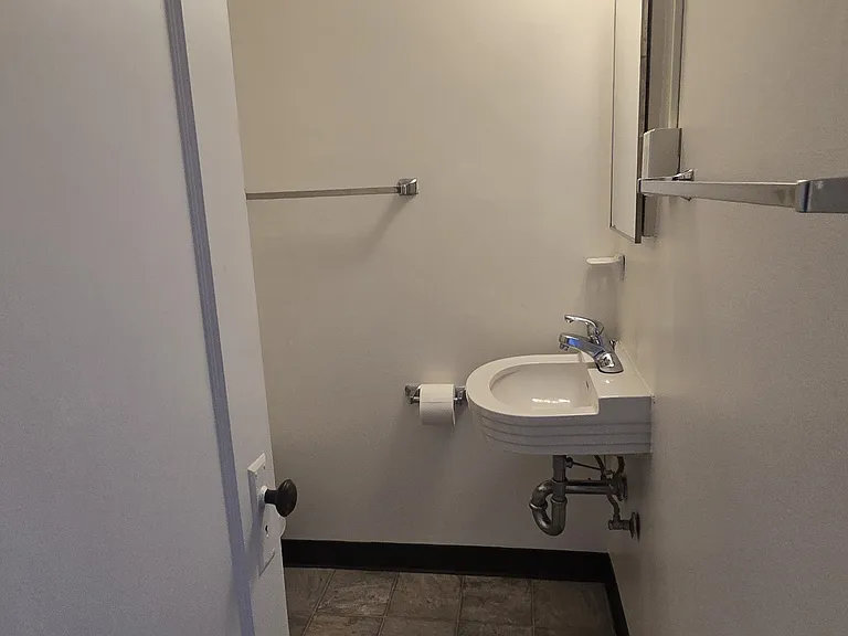 3804 Irving St — Photo 6