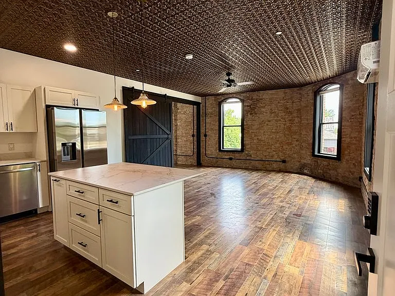 101 N Jefferson St — Photo 14