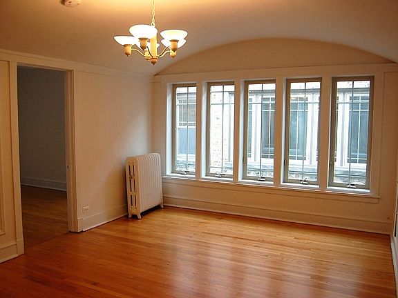 4th image of 1700 W Touhy Ave APT 2