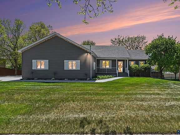 2nd image of 1025 Heritage Dr