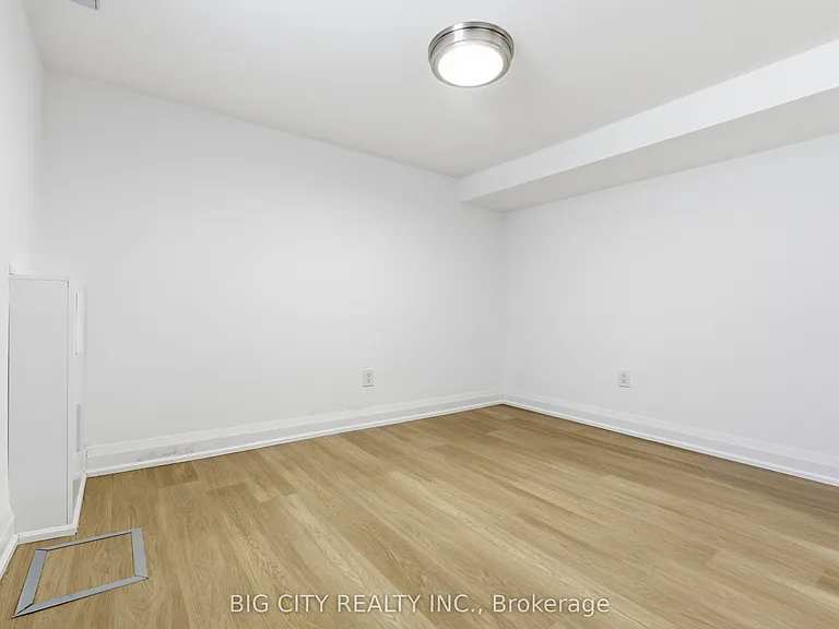 203 Park Rd S #LOWER — Photo 10