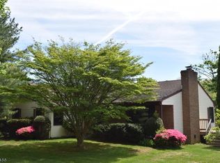 18 Country Club Ln, Phillipsburg, NJ