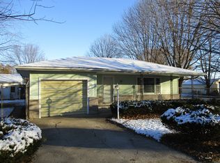 820 E Overton St, Tuscola, IL 61953