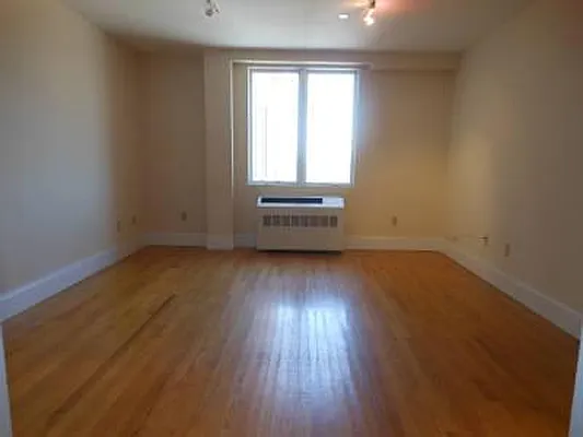 Rented by Urban Realty NYC | media 20