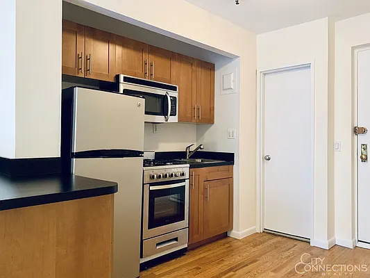 Rented by City Connections Realty | media 9