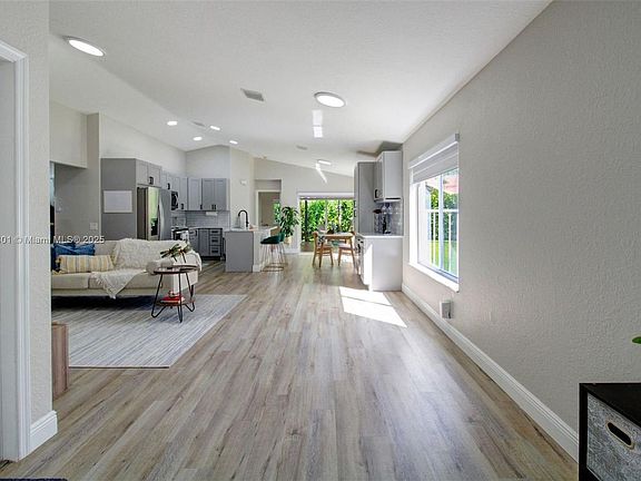 3rd image of 1025 Bamboo Ln #1025