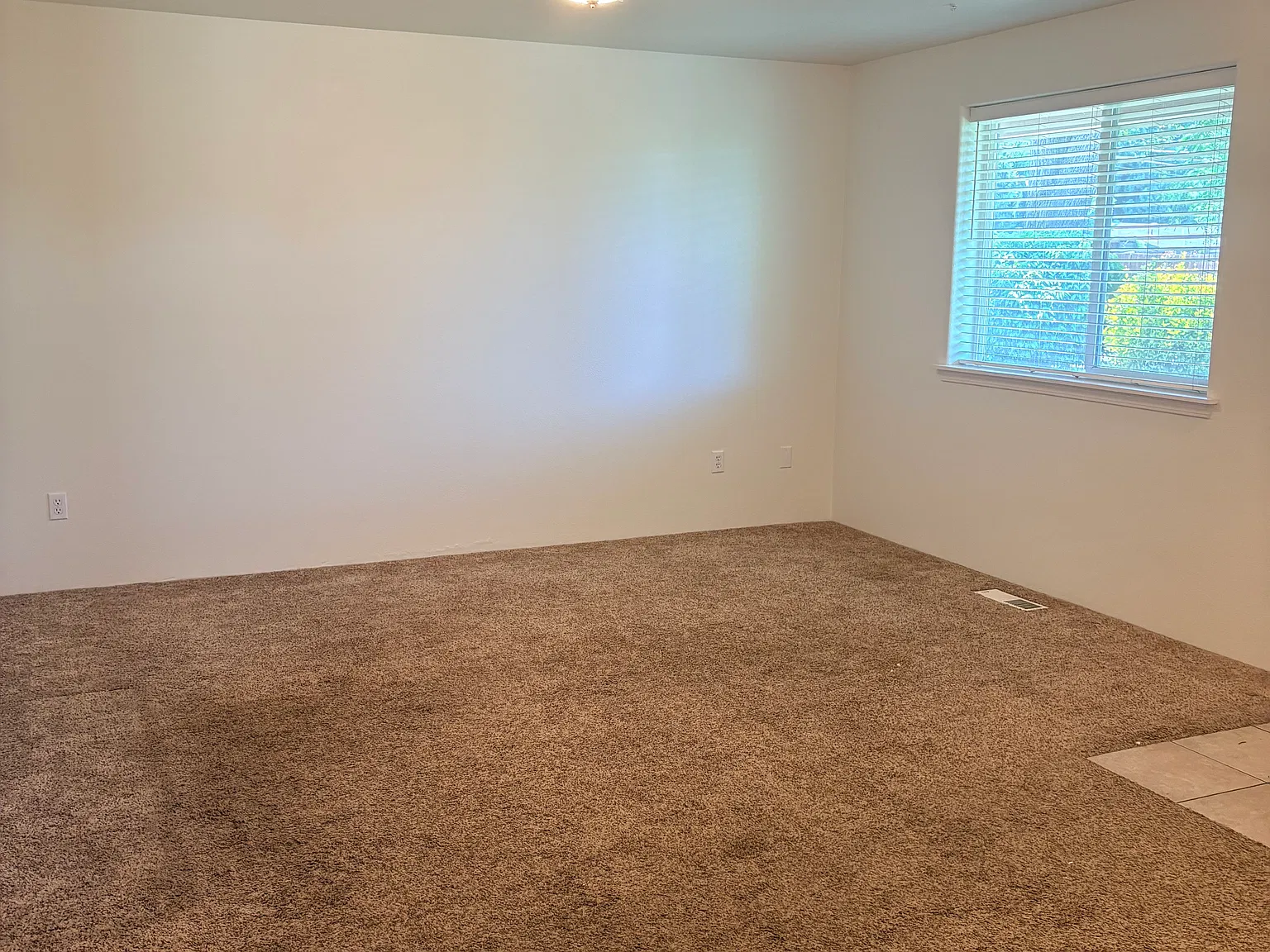 3 bed, 1110 sqft, $1,800 — Photo 3