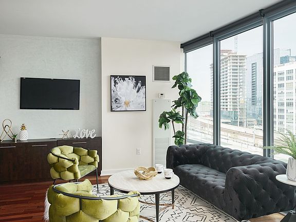 4th image of 2101 Market St Unit 1501