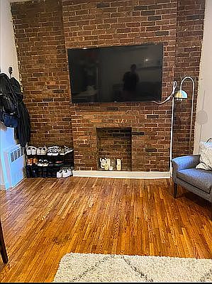 3rd image of 247 W 15th St APT 4F