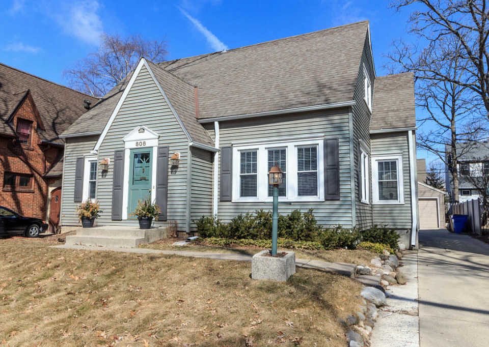 1st image of 808 E Lake Forest Ave
