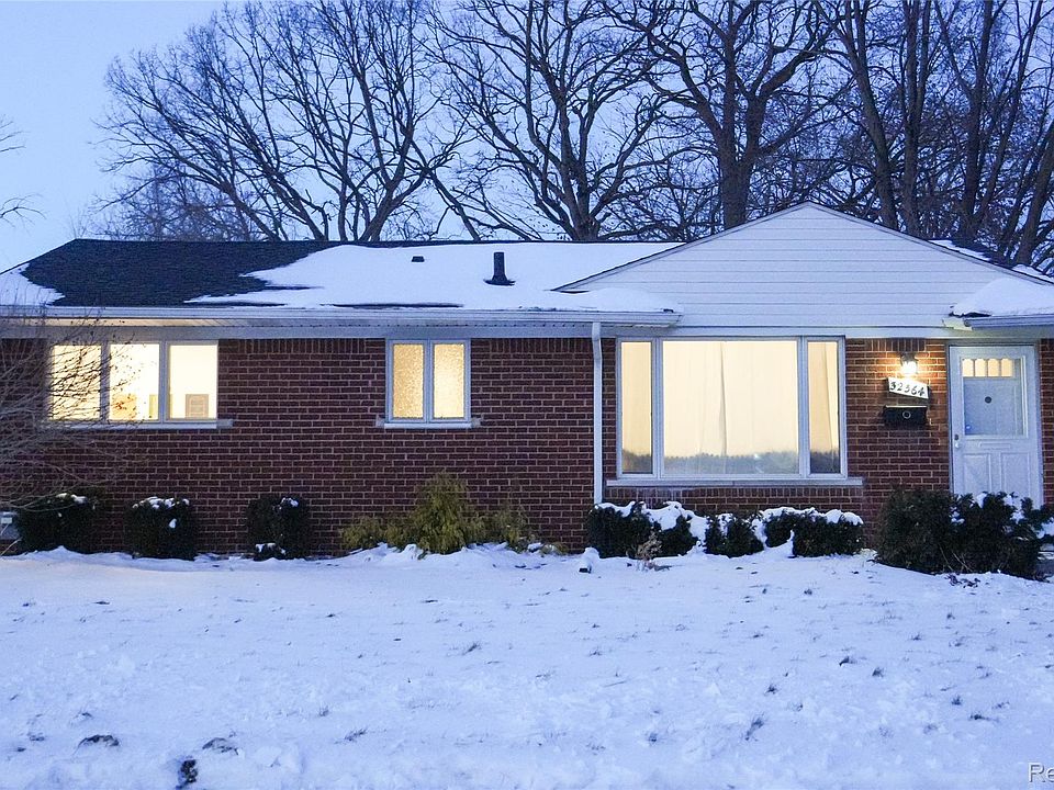 1st image of 32564 Hazelwood St