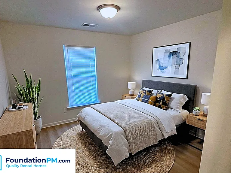 5 E Byfield Dr — Photo 12