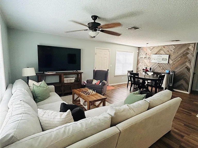 108 Creek Bend Ln — Photo 4