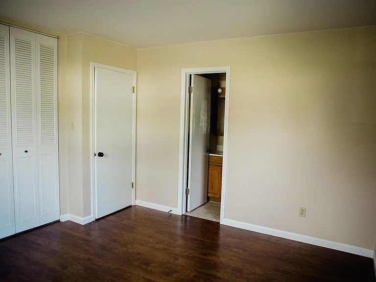 720 S Parkway Dr — Photo 13
