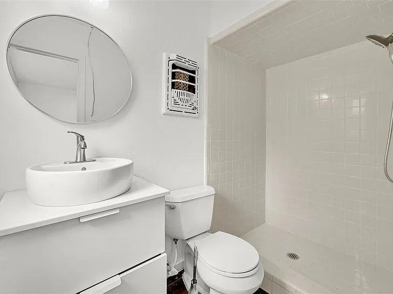 470 Beresford St — Photo 17