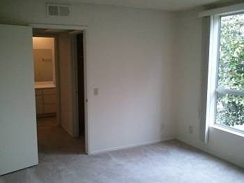 4th image of 9841 White Oak Ave APT 205