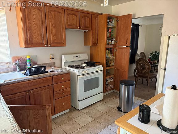 2nd image of 12726 Chatham St