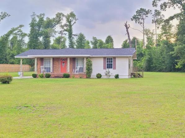 3209 Bobkat Rd, Marianna, FL 32446