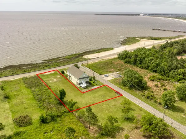 6236 S Beach Blvd, Bay Saint Louis, MS 39520