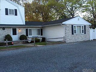 2nd image of 1545 Spur Dr N