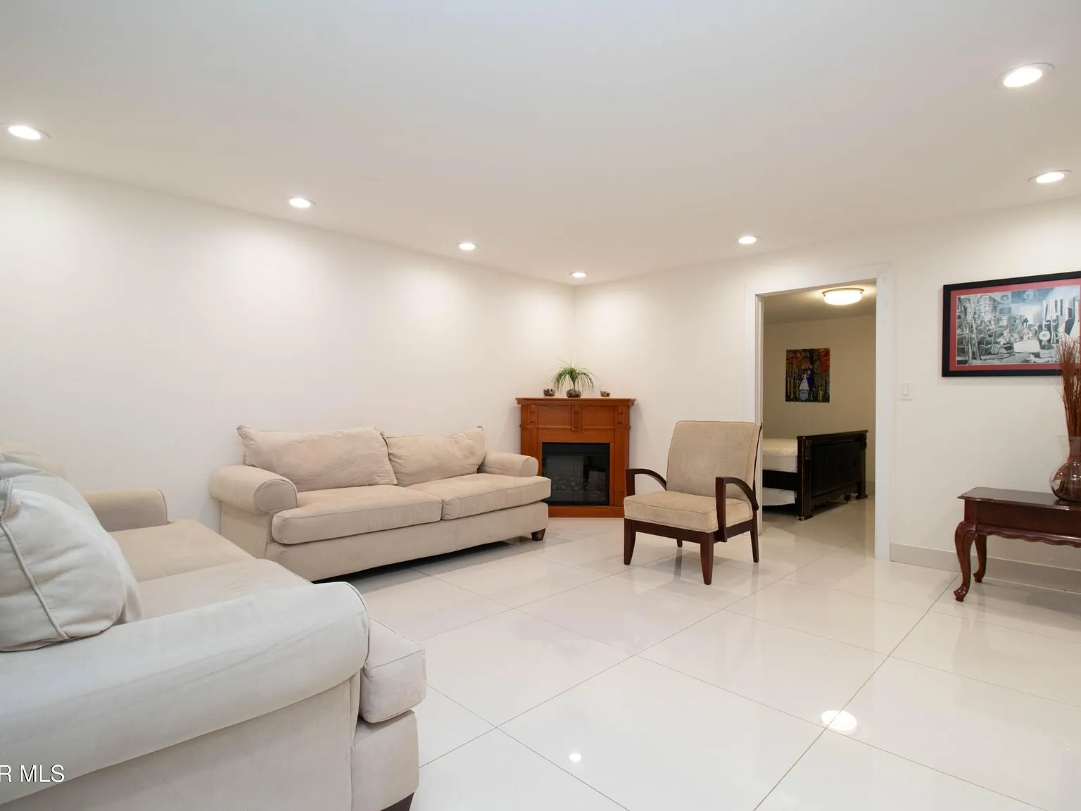 3 bed, 2.0 bath, 1503 sqft, $1,900 — Photo 3