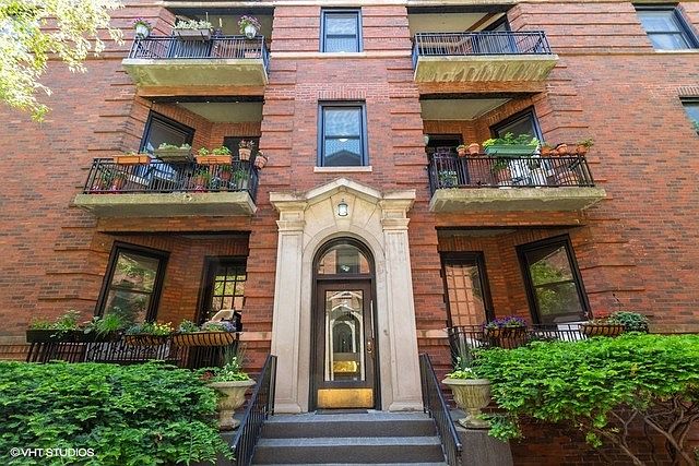 1st image of 4017 N Clarendon Ave APT 2E